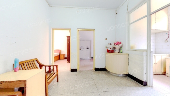 体育馆家属院二手房实景图