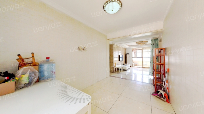 绿地香颂二手房实景图