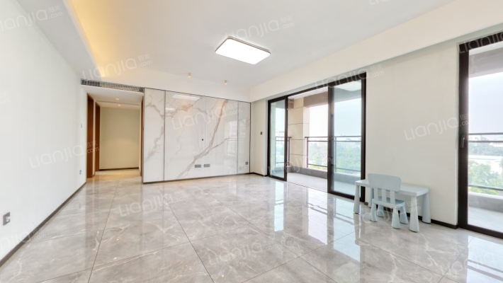 河畔府邸二手房实景图