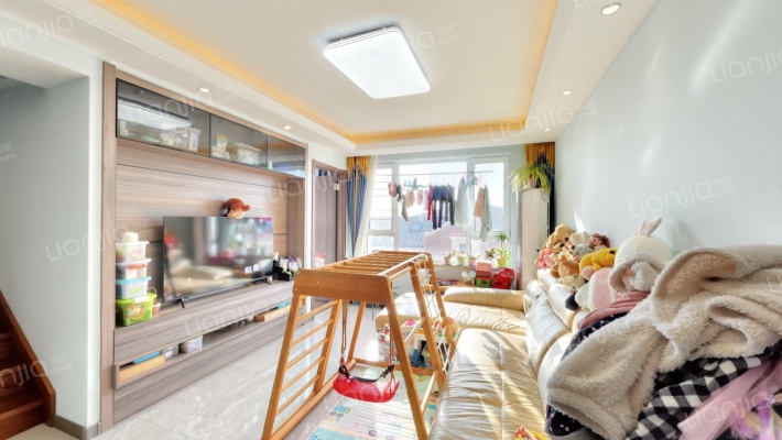 万科翡翠四季C1区二手房实景图