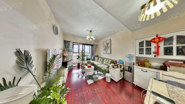 惠灵顿河庭花苑二手房实景图