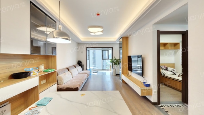 万科城阅峰上二手房实景图