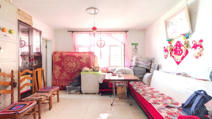 范阳路朝阳路华泰豪庭大三居户型方正税费低-客厅