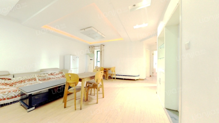 美林河畔二手房实景图