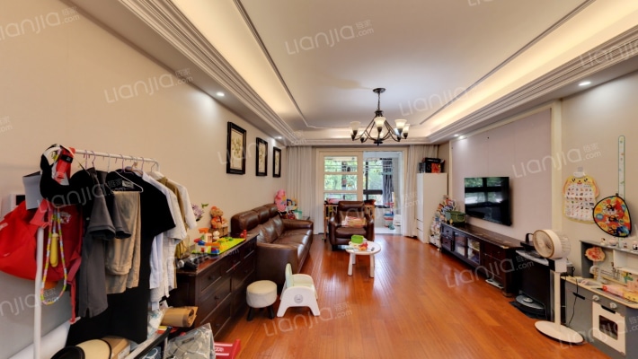 绿地海外滩花苑二手房实景图