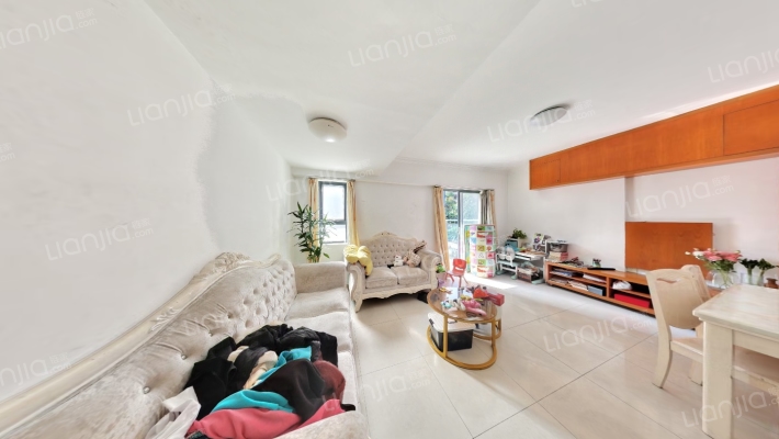 时尚岛蓝钻二手房实景图