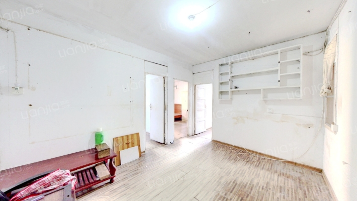 白马河新村二手房实景图