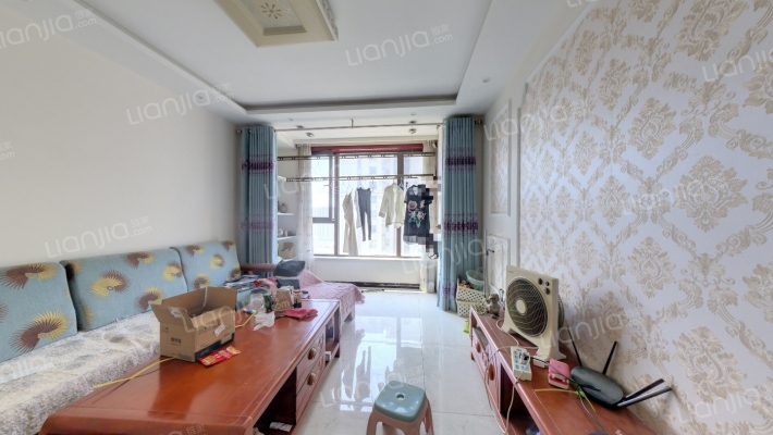 大两居 B户型 满二 带装修 次卧大窗 可3居可2居-客厅