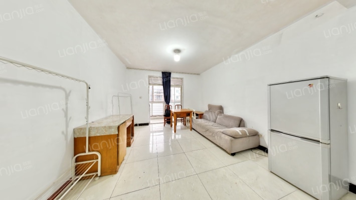 培风小区200号二手房实景图