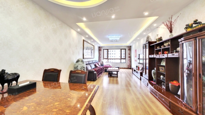 招商贝肯山三期二手房实景图