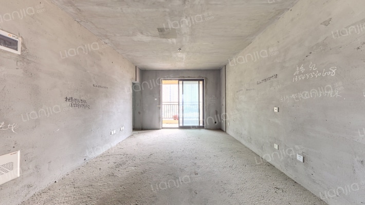 绿地海外滩二期二手房实景图