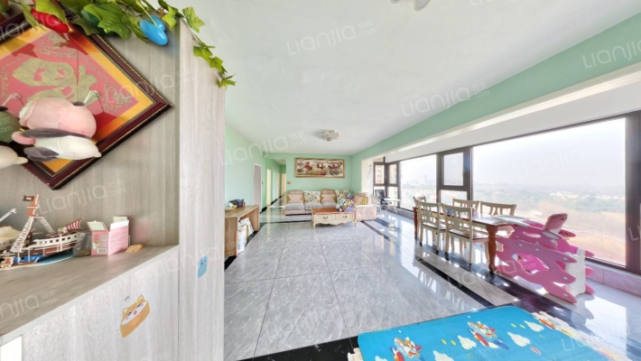 保利拉斐公馆二手房实景图