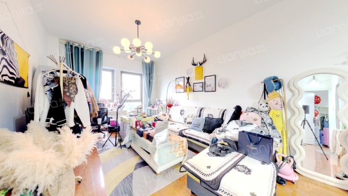 美域二手房实景图