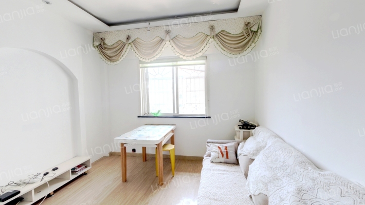 华中西路一百二十二号二手房实景图