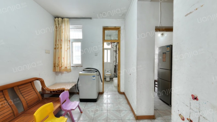 客运公司家属院二手房实景图