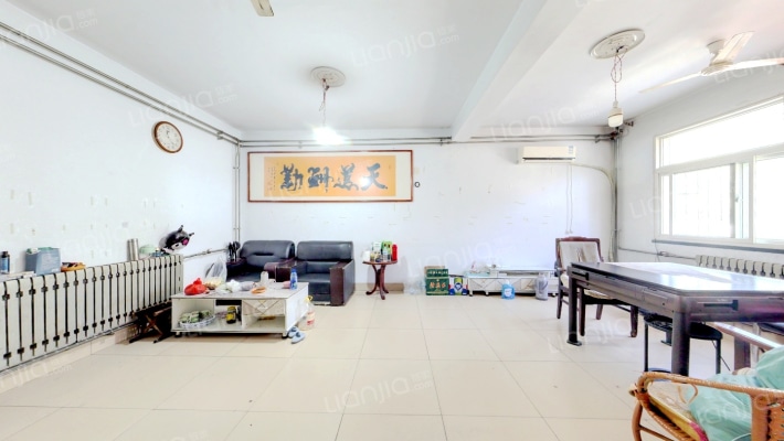 明四花苑小区二手房实景图