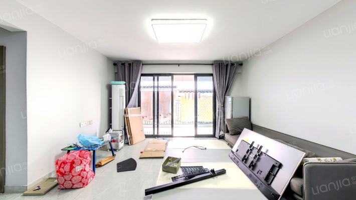 保利天悦颐海花园二手房实景图