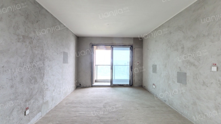 天安江畔珑园2期二手房实景图