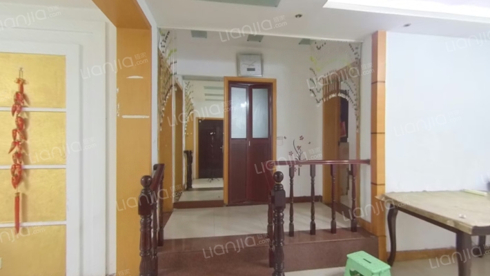 水岸新居二手房实景图