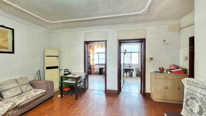 轮胎翻新厂宿舍二手房实景图