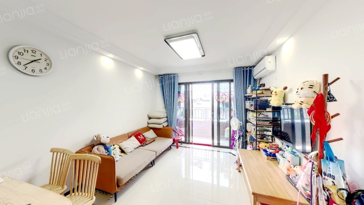 招商莱顿小镇二手房实景图