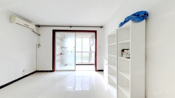 逸树家小区二手房实景图