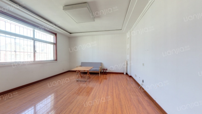 时代佳苑东区二手房实景图