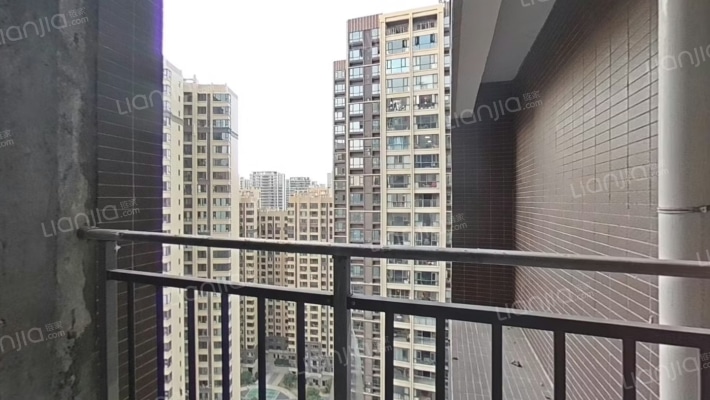 银泰红城二手房实景图