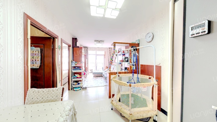 雷捷时代公寓二手房实景图