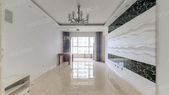 南北通透，采光好，维护的很好，拎包入住-客厅