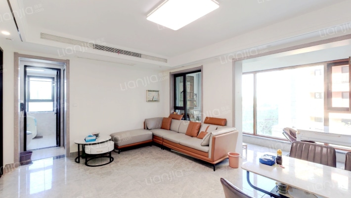 鲁能公馆2号院二手房实景图