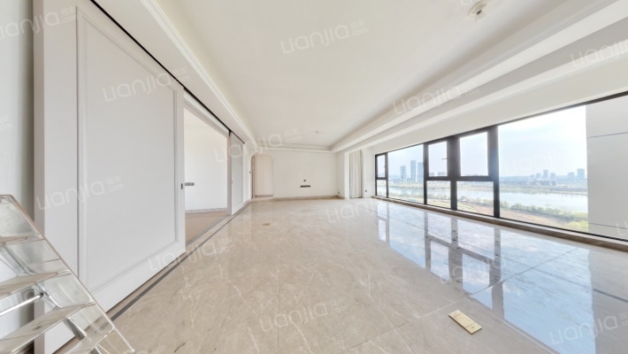 怡心湖岸一期二手房实景图