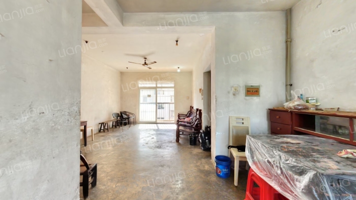 薛峰社区二手房实景图