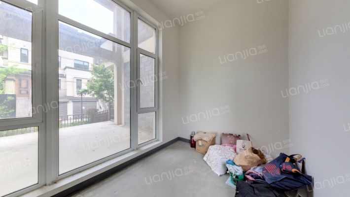 世茂爵世山花园二手房实景图