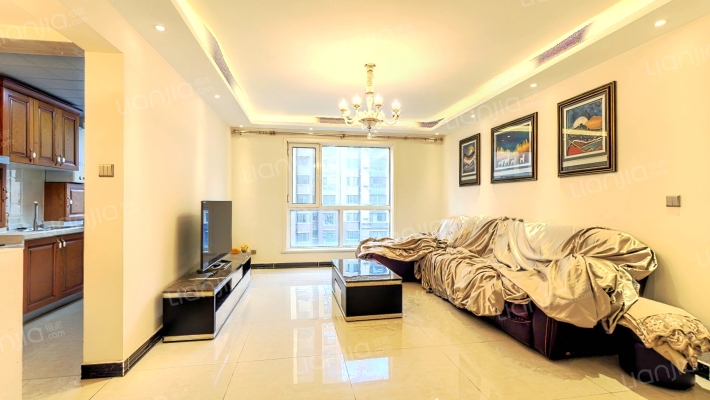 精装修没住过人，南北通透，诚意出售-客厅