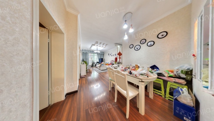 鼎虹嘉苑二手房实景图