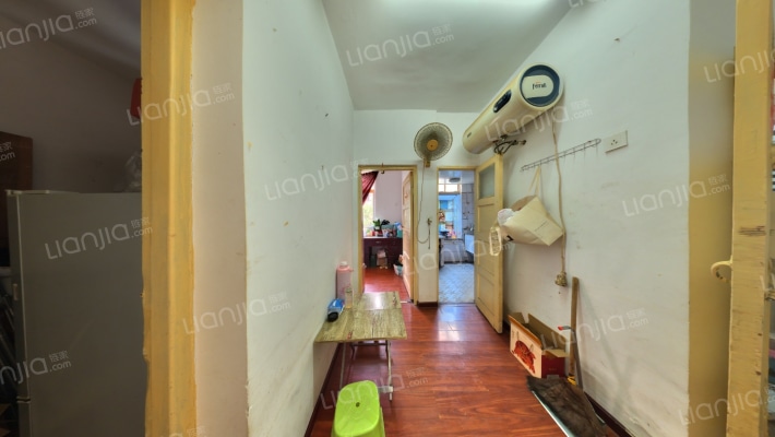 为群二村二手房实景图