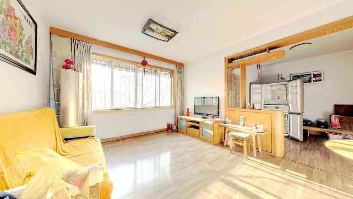 新城湾滨江花园C区二手房实景图