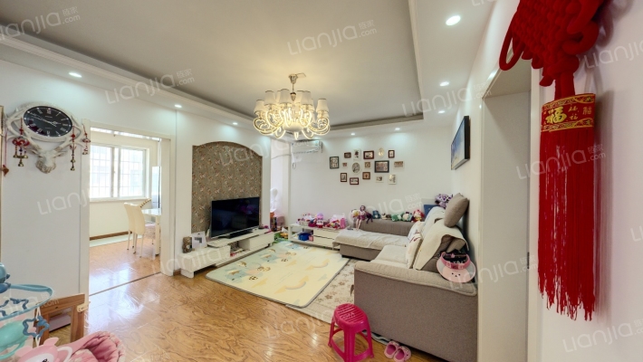 逸馨花苑二手房实景图