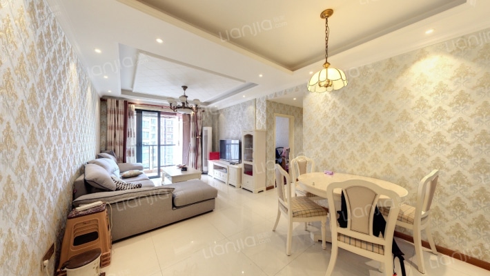 保利江上明珠畅园二手房实景图