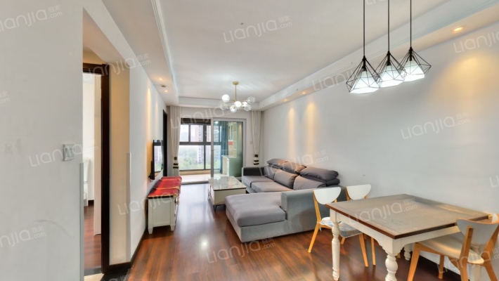 万科理想城二期·树院二手房实景图