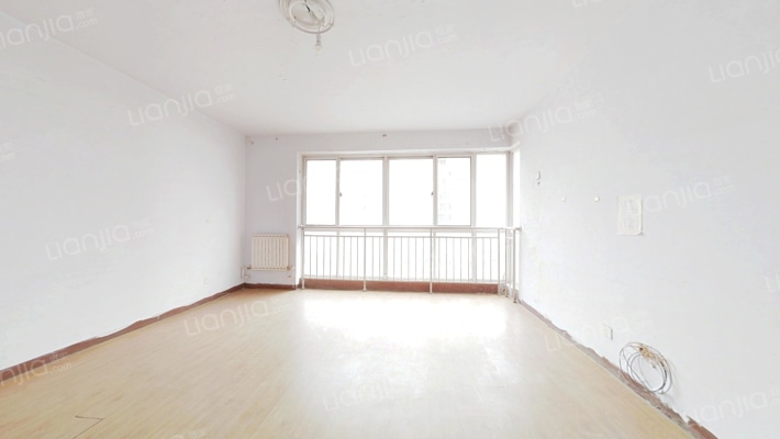 圣世华庭二手房实景图