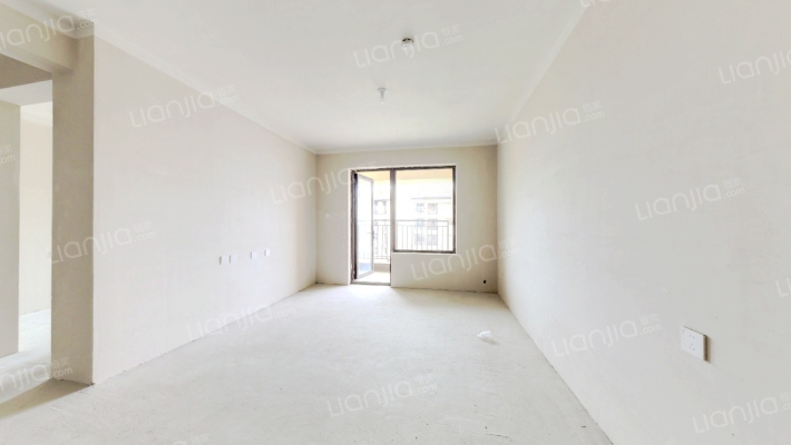 中梁龙玺台二手房实景图