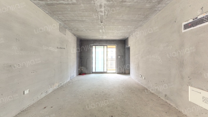 绿地海外滩二期二手房实景图