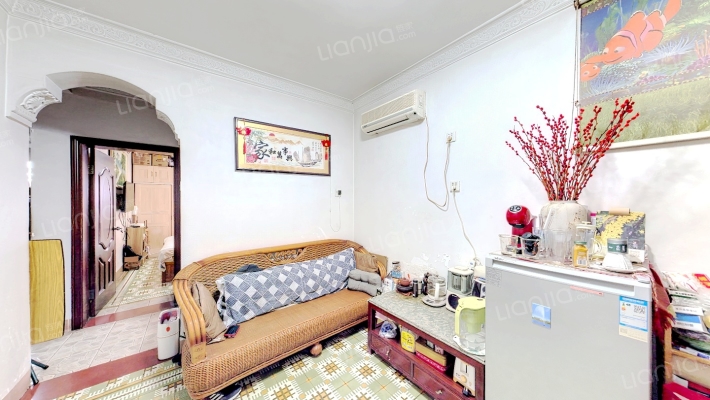 典宝路头街二手房实景图