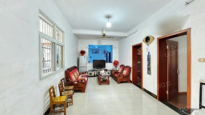 西港街二手房实景图