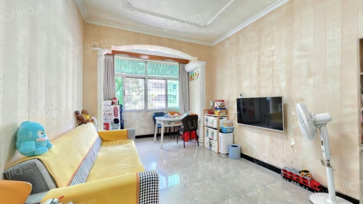 宁宝社区二手房实景图