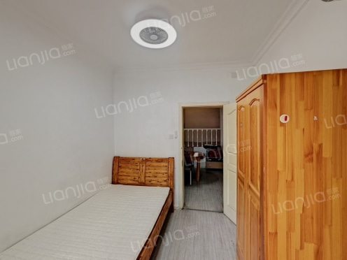 合租·中央花园精一区 5居室 北卧