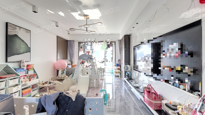 雅鹿臻园二手房实景图