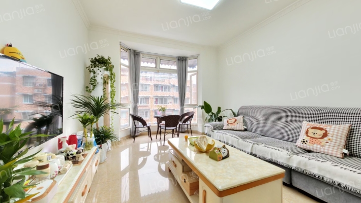 恋日家园C区二手房实景图